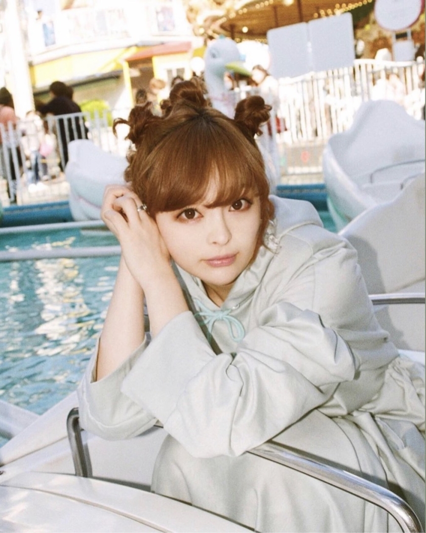 きゃりーぱみゅぱみゅ 『F-ace02』