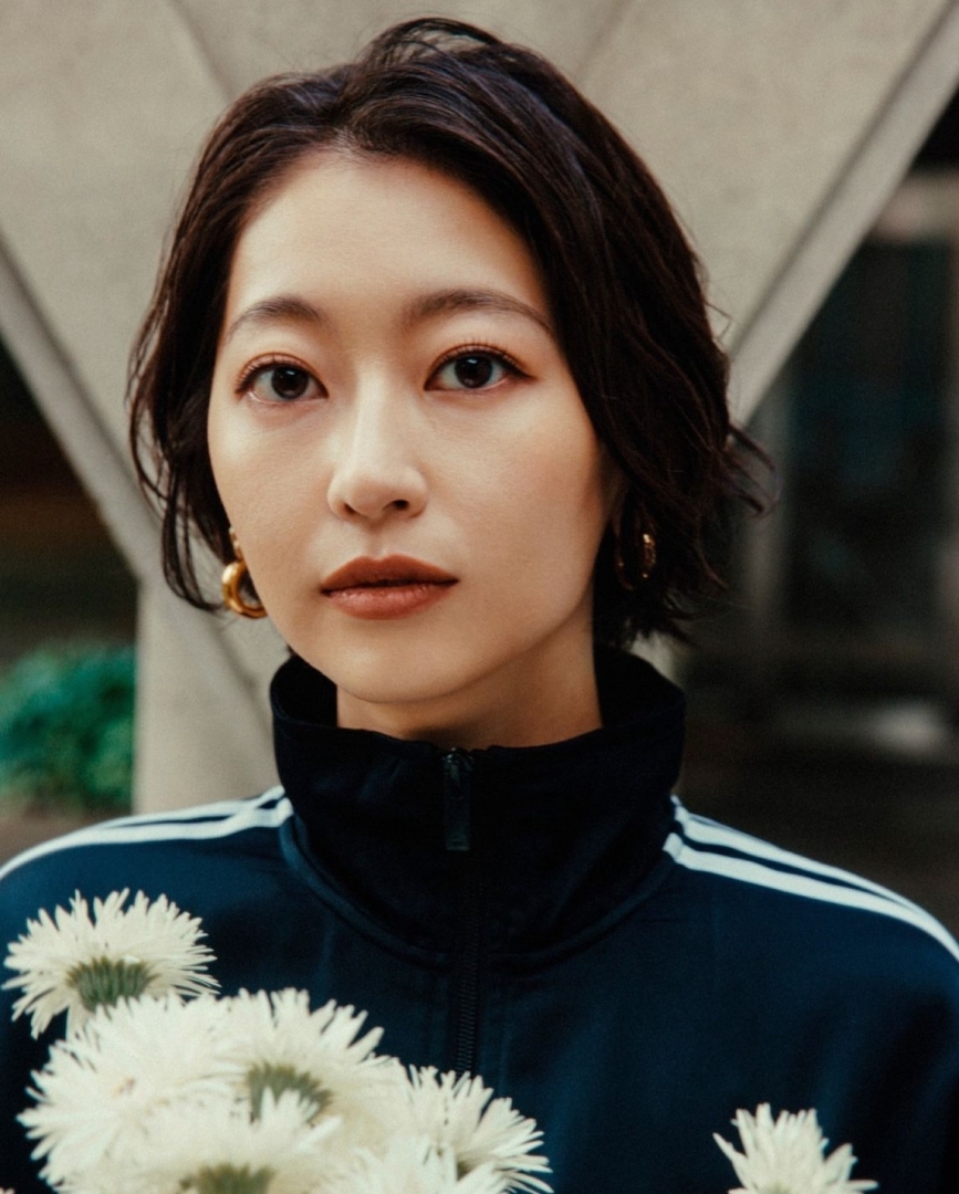 鈴木真海子｜ adidas Originals SAMBAE